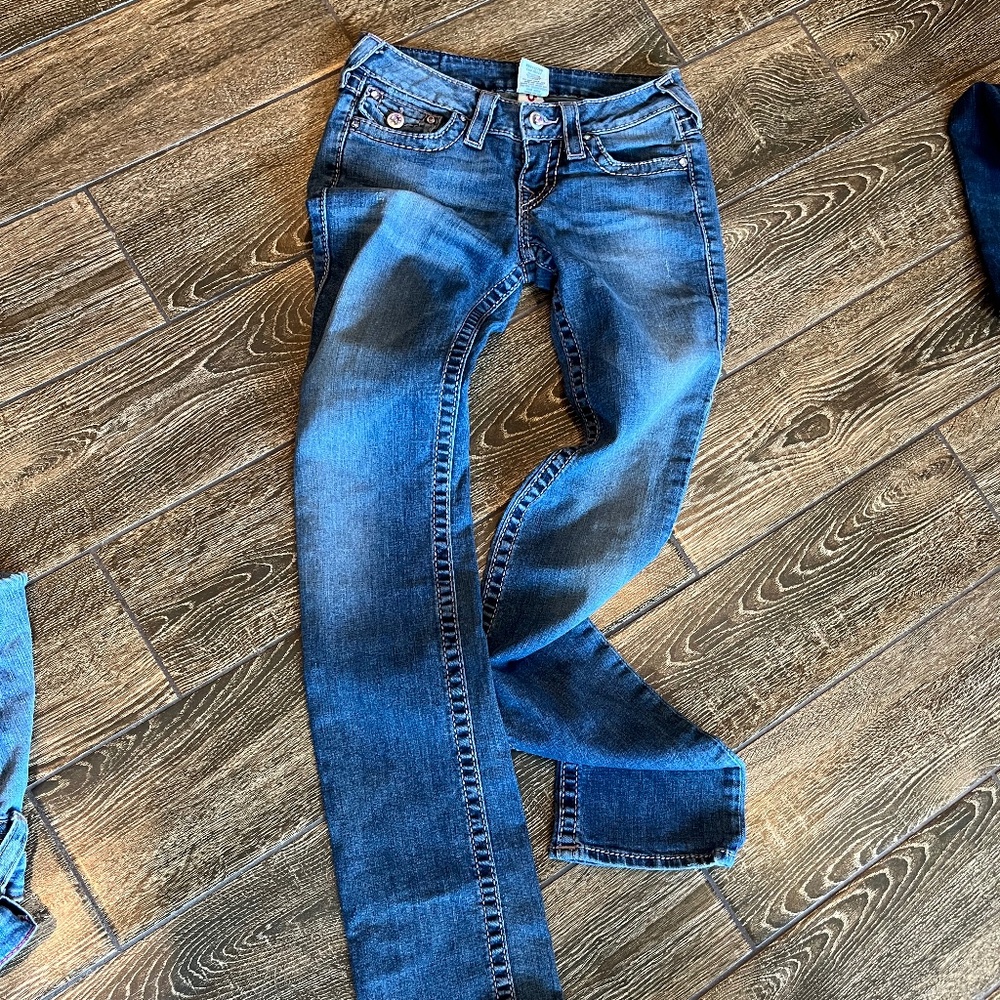 True religion Size 25 pink crystal buttons